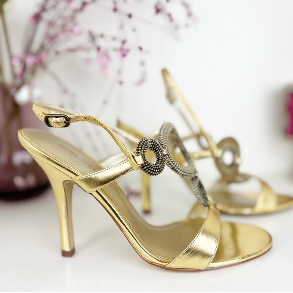 Nine West Stefania Metallic Leather Slingback Stiletto Heels Gold Size 8.5 M - Picture 3 of 16